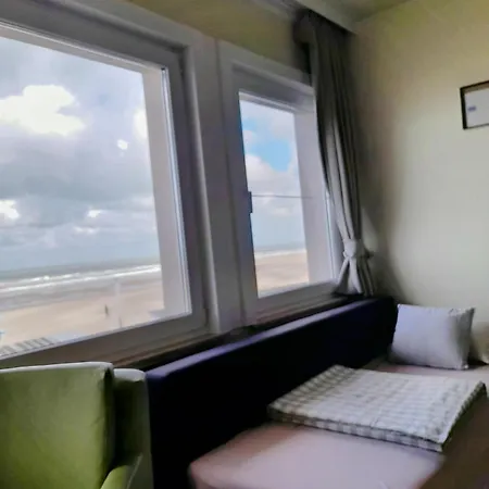 A Cozy With A Sleeping Area And A Fantastic Sea View T43 * Ostend