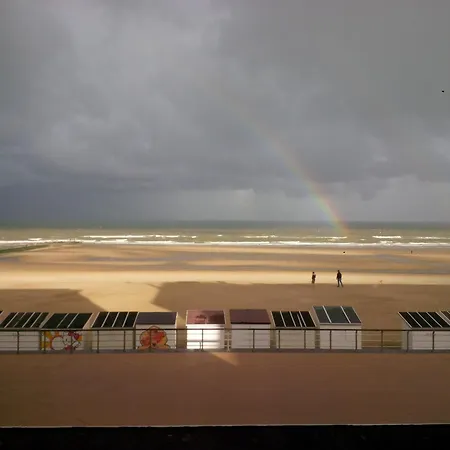 A Cozy With A Sleeping Area And A Fantastic Sea View T43 아파트